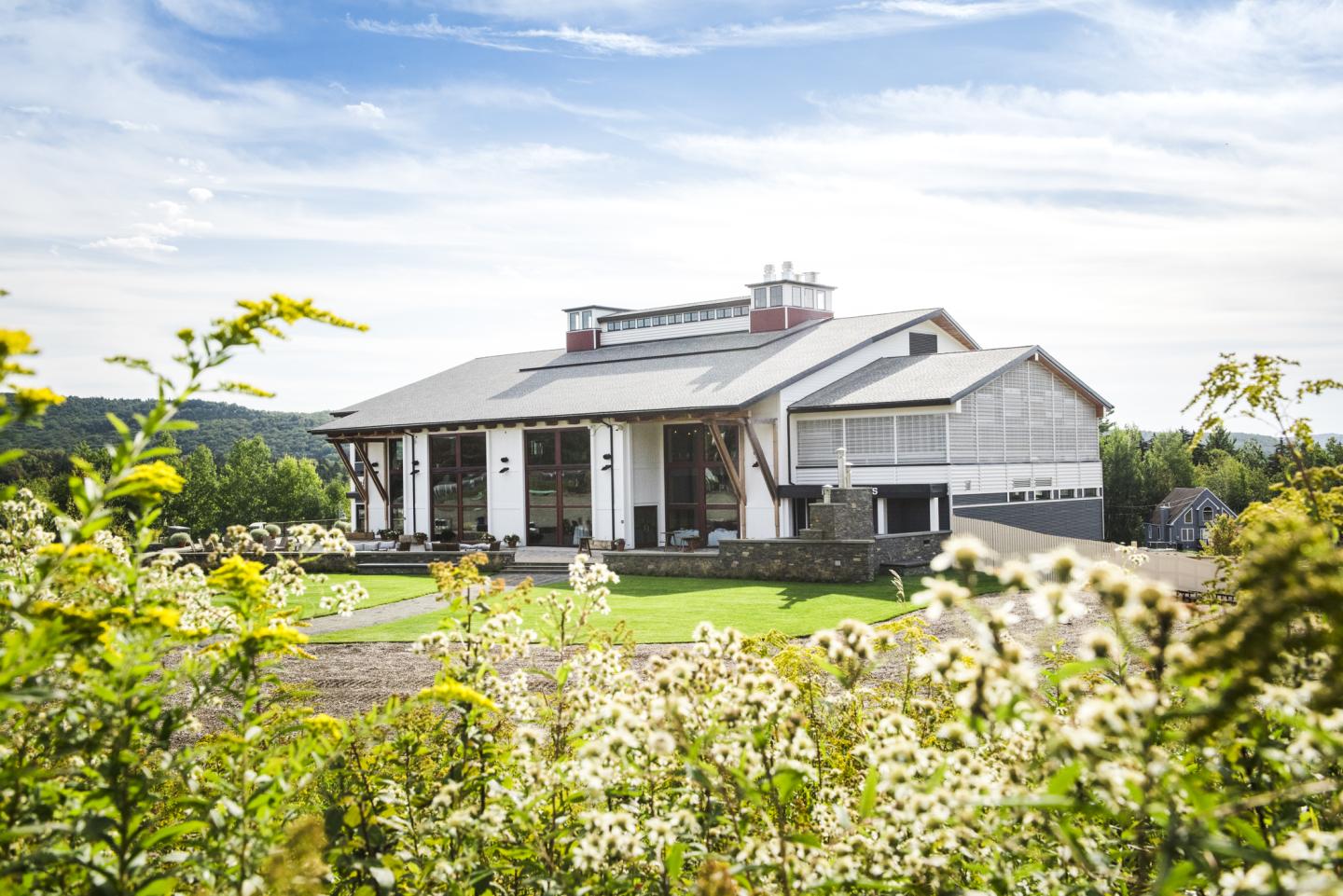 Mount Snow Carinthia Base Lodge