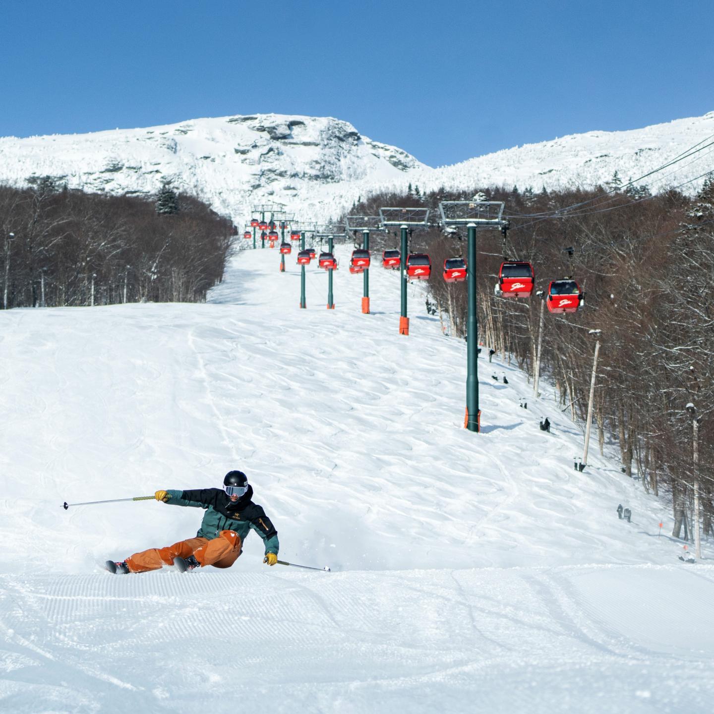 Thomas skiing
