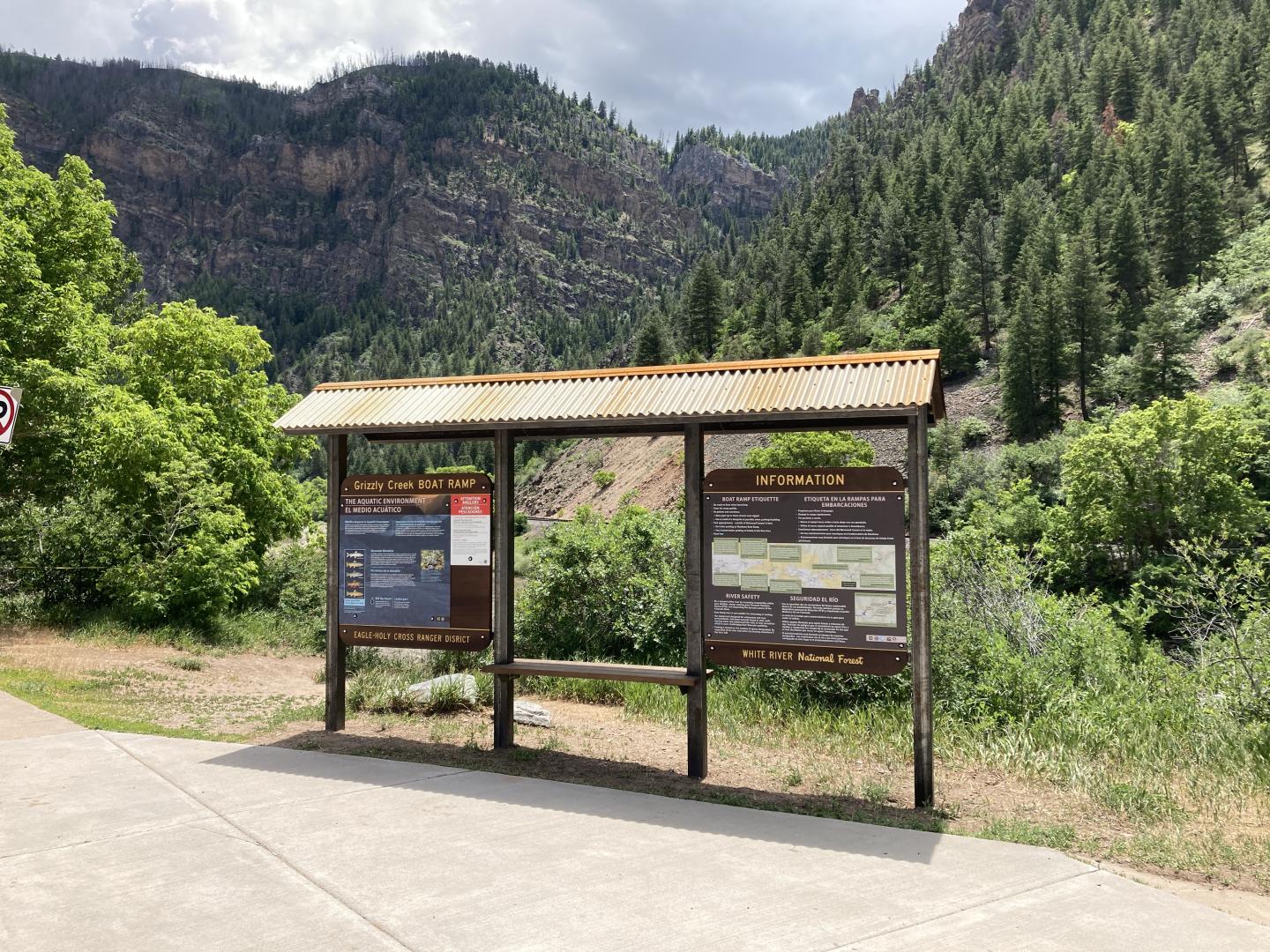 Glenwood canyon wayfinding sign